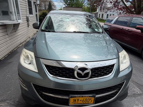 Used 2010 MAZDA CX-9 Grand Touring w/ Moonroof & Bose Audio Pkg AWD/4WD image 2