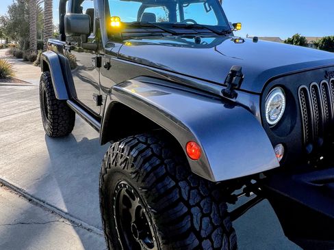 Used 2016 Jeep Wrangler Sahara w/ Connectivity Group AWD/4WD image 4