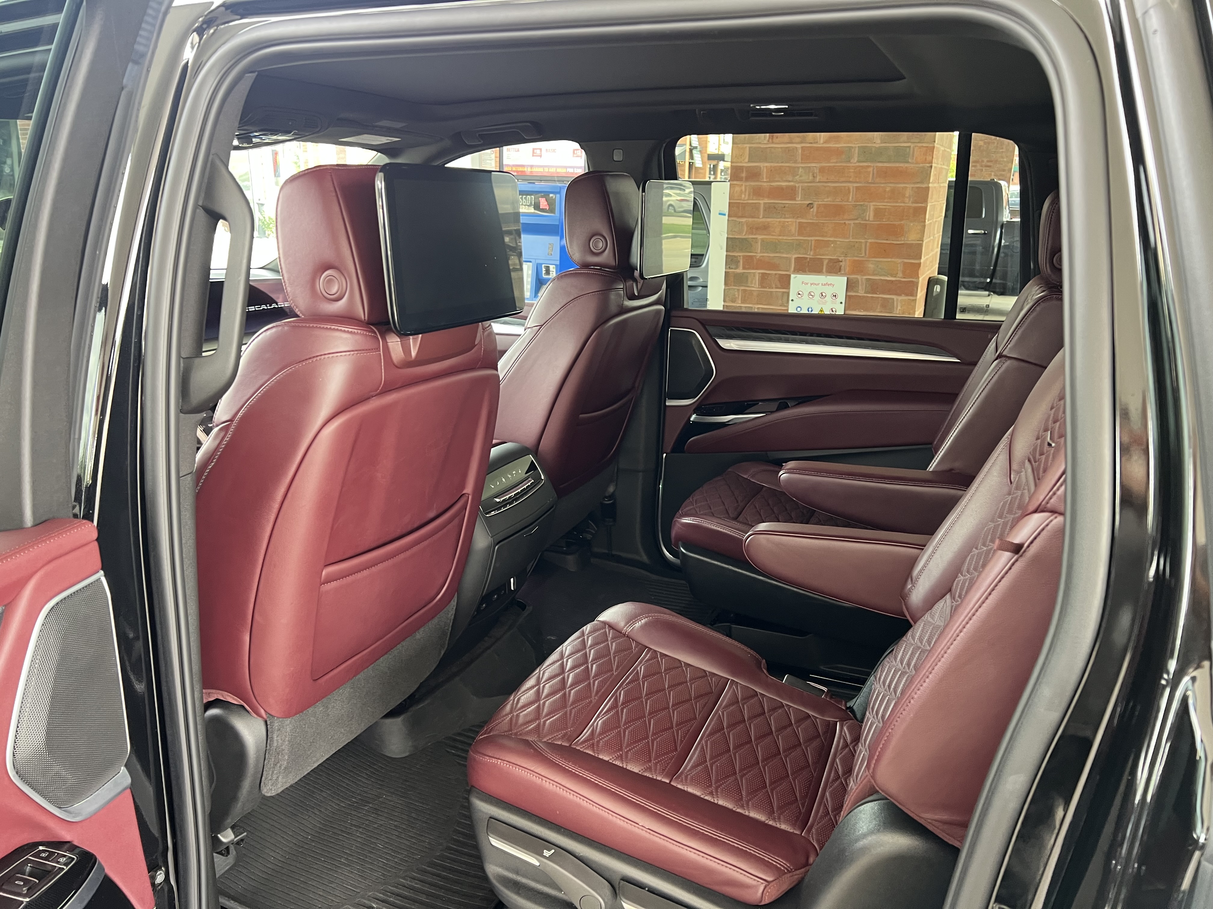 Used 2025 Cadillac Escalade ESV Sport w/ Touring Package AWD/4WD image 12