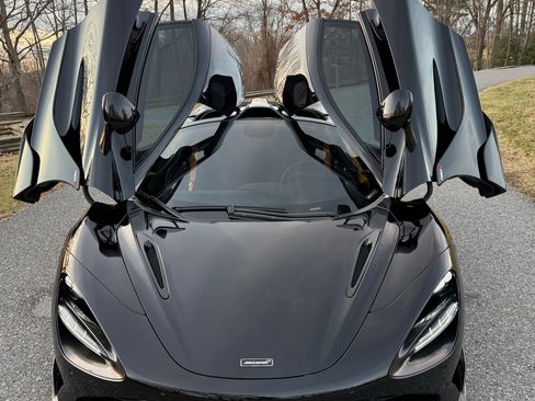 Used 2018 McLaren 720S Performance image 21
