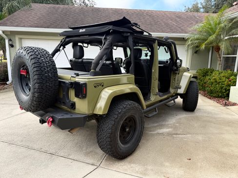 Used 2013 Jeep Wrangler Unlimited Sahara w/ Connectivity Group image 13