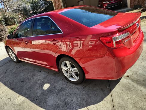Used 2012 Toyota Camry SE image 4