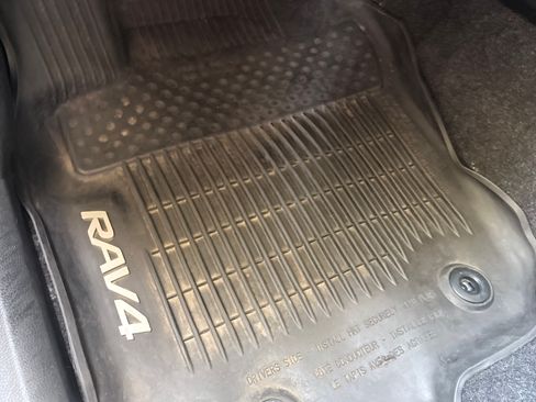 Used 2018 Toyota RAV4 Limited w/ Protection Package image 22