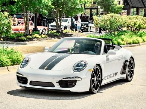 Used 2014 Porsche 911 Carrera 4 AWD/4WD image 1