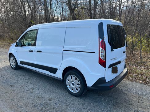 Used 2017 Ford Transit Connect XLT image 5