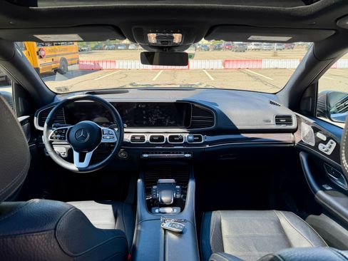Used 2021 Mercedes-Benz GLS 450 4MATIC image 16