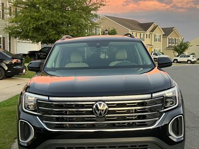 Used 2024 Volkswagen Atlas SE w/ Panoramic Sunroof Package