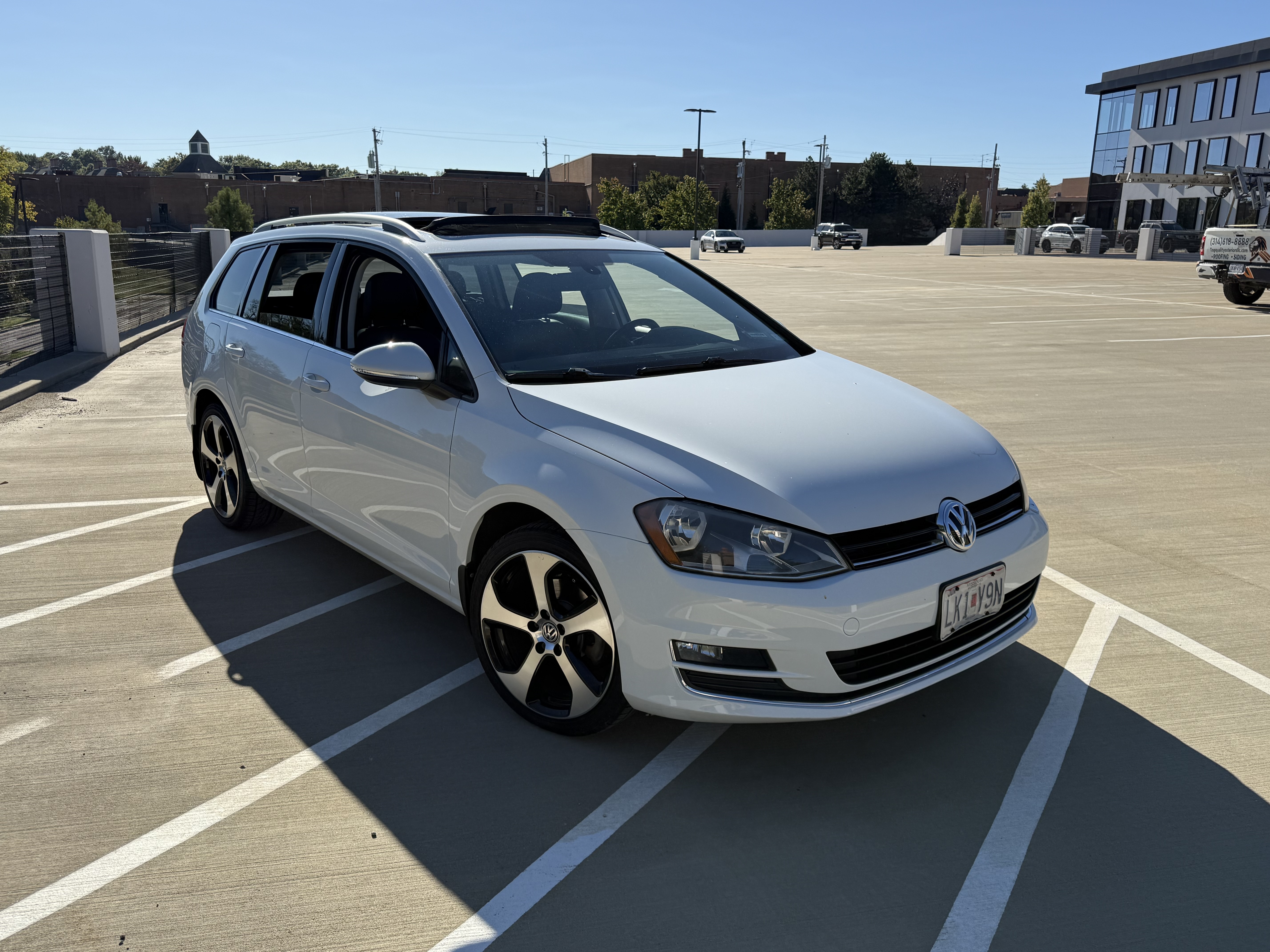 Used 2015 Volkswagen Golf TDI SEL FWD image 9