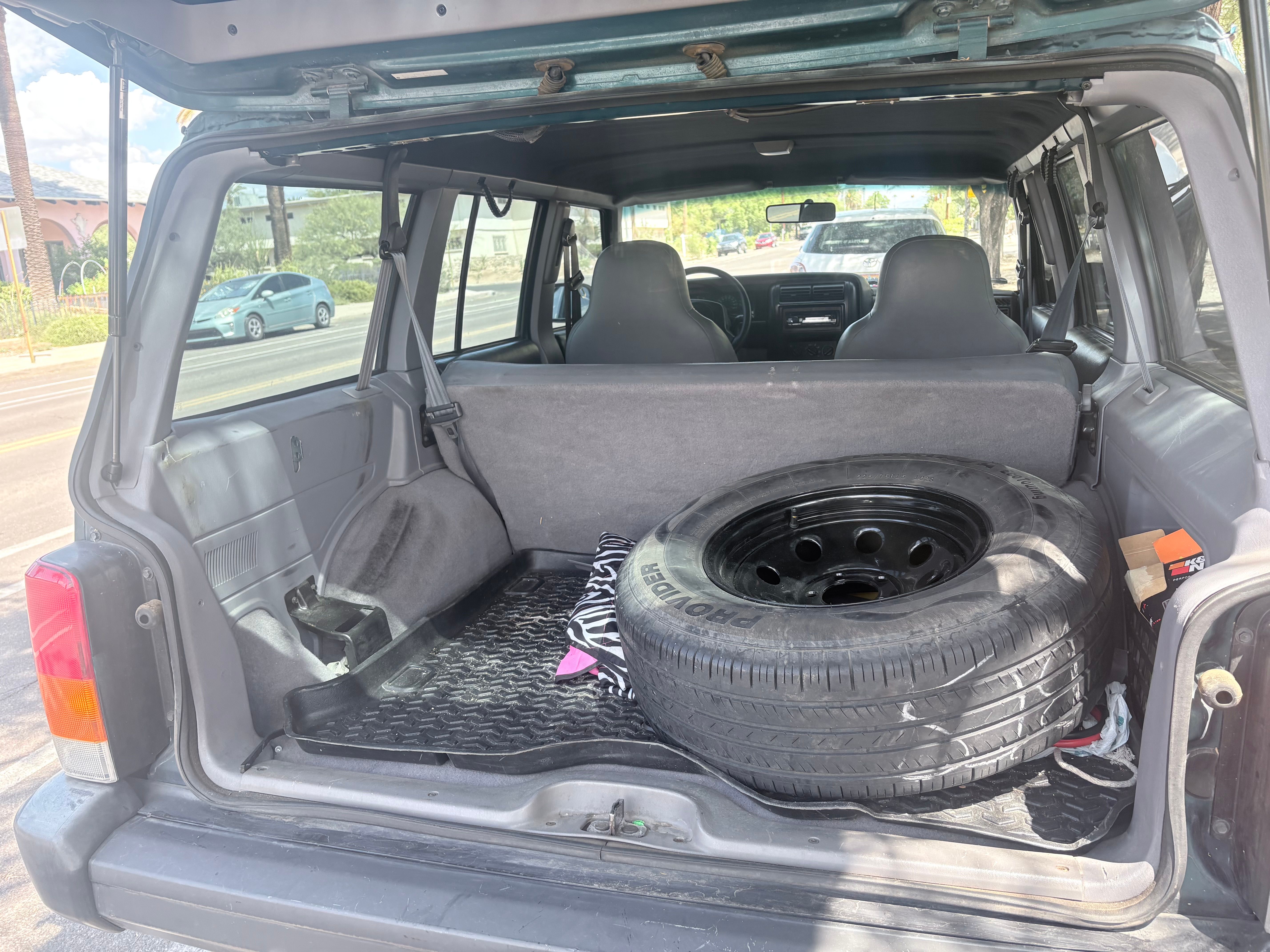 Used 1997 Jeep Cherokee SE RWD image 16