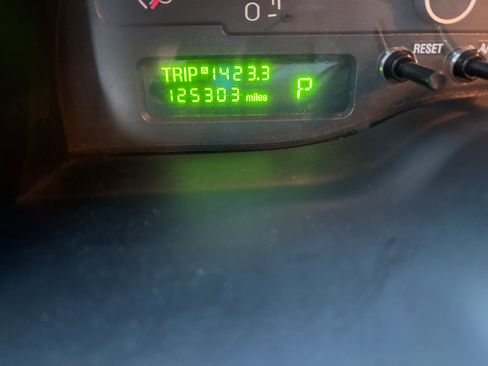 Used 2005 Lincoln LS image 8