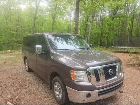Used 2015 Nissan NV 3500 SL w/ Technology Package image 4
