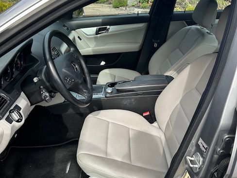 Used 2010 Mercedes-Benz C 300 Sedan image 9