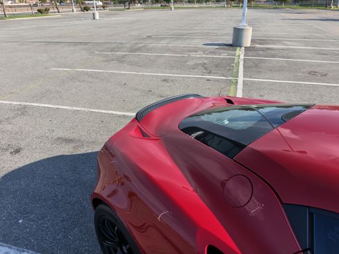 Used 2015 Alfa Romeo 4C Launch Edition w/ Convenience Group RWD image 2