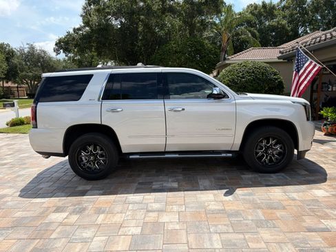Used 2017 GMC Yukon SLT w/ Open Road Package AWD/4WD image 4