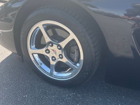 Used 2004 Chevrolet Corvette Convertible w/ Preferred Equipment Group image 16