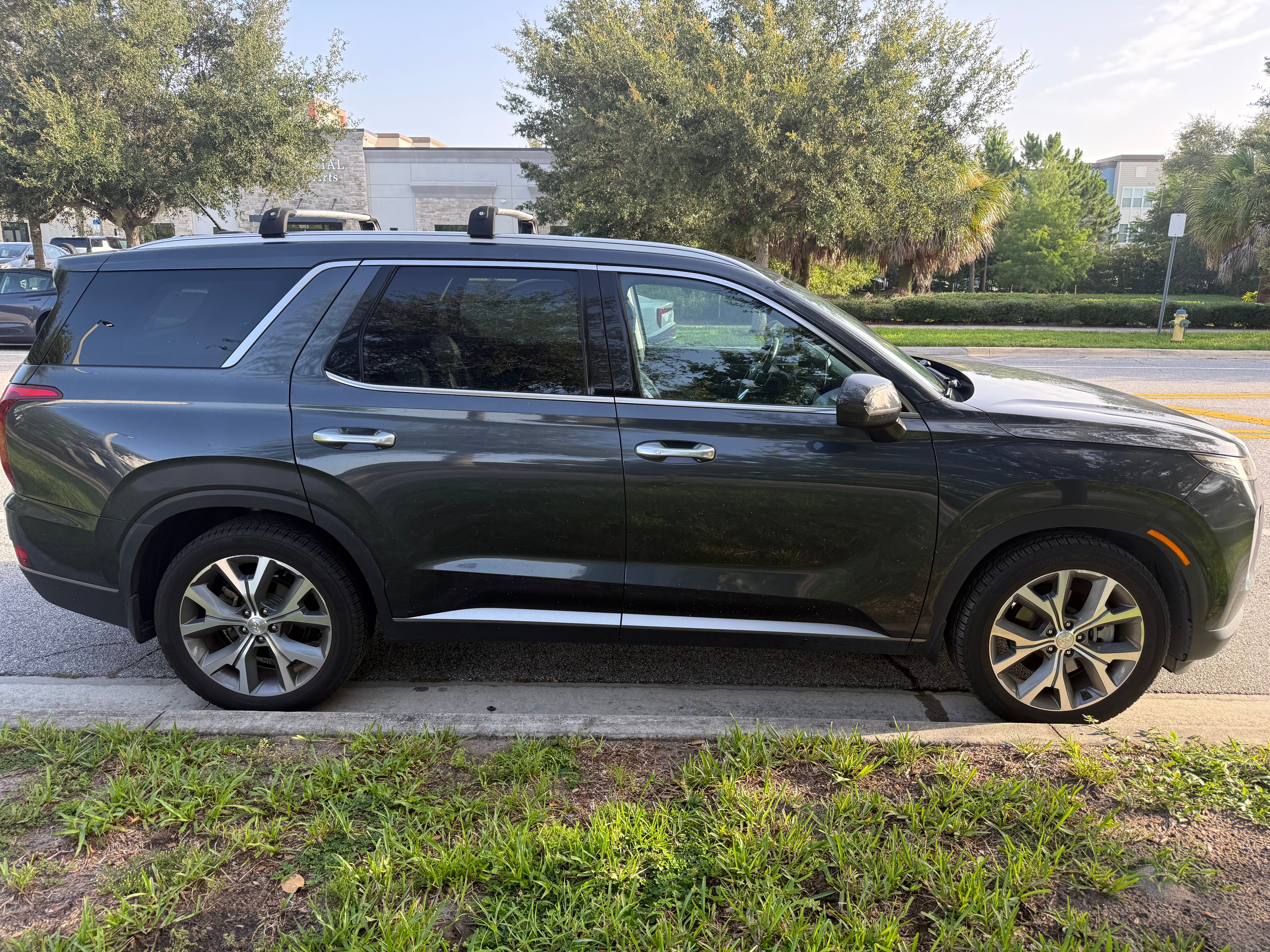 Used 2020 Hyundai Palisade SEL w/ Premium Package FWD image 5