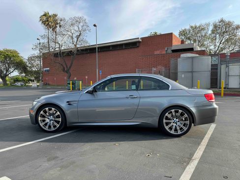 Used 2009 BMW M3 Convertible image 2