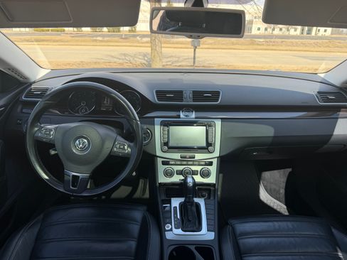 Used 2014 Volkswagen CC Executive image 11