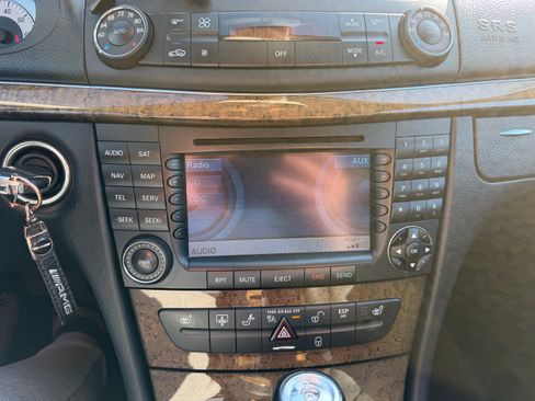 Used 2008 Mercedes-Benz E 350 Sedan image 19