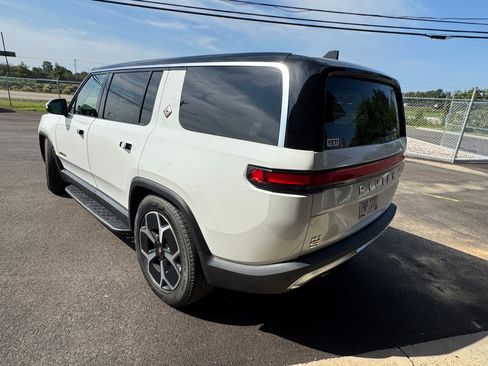 Used 2023 Rivian R1S Adventure AWD/4WD image 8