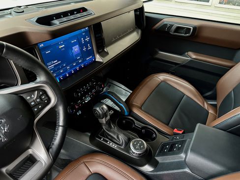 Used 2023 Ford Bronco Outer Banks image 9