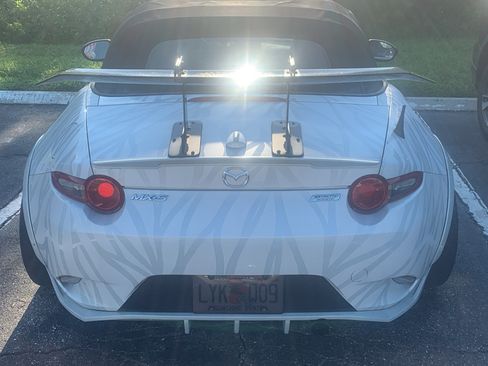 Used 2016 MAZDA MX-5 Miata Club image 4