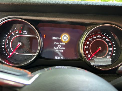 Used 2021 Jeep Gladiator Mojave w/ LED Lighting Group AWD/4WD image 9