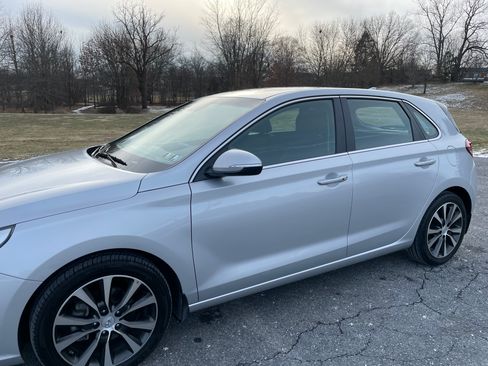 Used 2018 Hyundai Elantra GT w/ Style Package 02 image 4