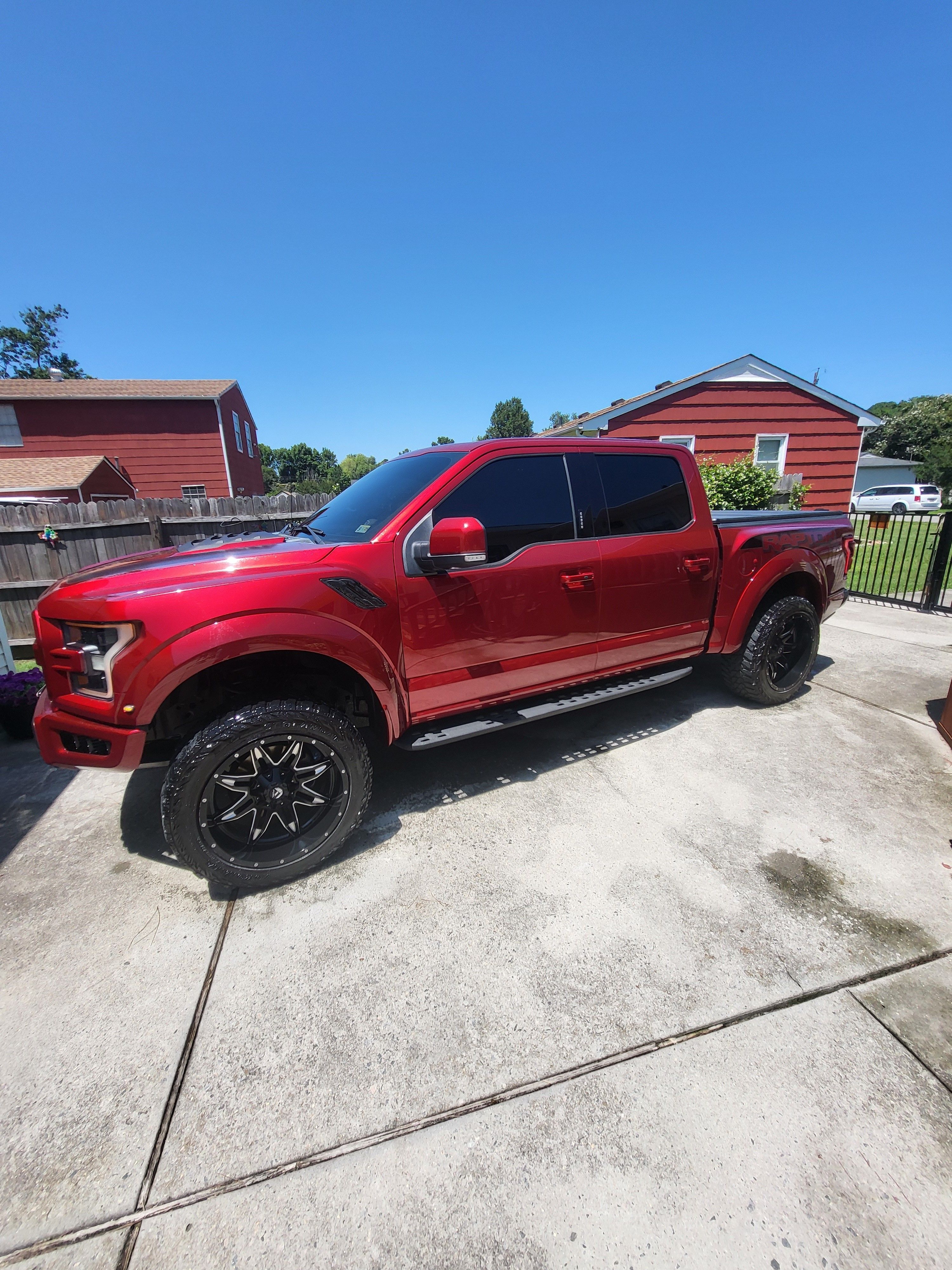 Used 2017 Ford F150 Raptor w/ Equipment Group 802A Luxury AWD/4WD image 6