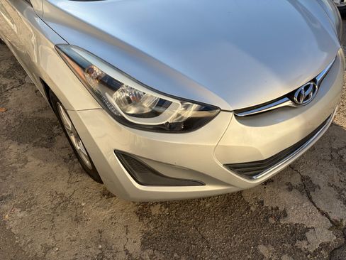 Used 2015 Hyundai Elantra SE FWD image 11