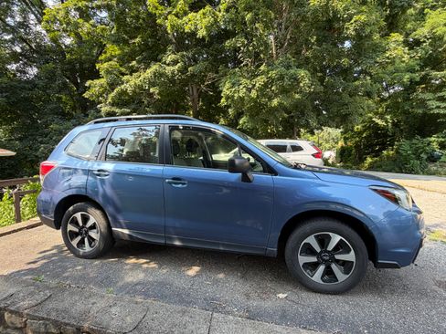 Used 2018 Subaru Forester 2.5i w/ Alloy Wheel Package AWD/4WD image 4