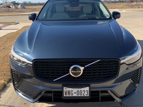 Used 2023 Volvo XC60 B5 Ultimate image 2