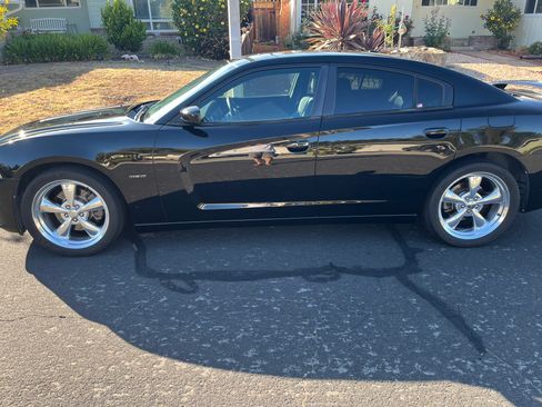 Used 2013 Dodge Charger R/T RWD image 12