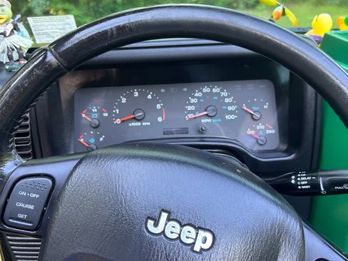 Used 2006 Jeep Wrangler Sport w/ Golden Eagle Group AWD/4WD image 6