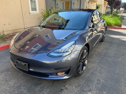 Used 2020 Tesla Model 3 Performance image 2