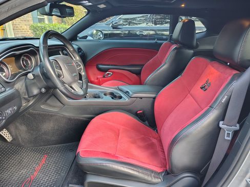 Used 2016 Dodge Challenger R/T Scat Pack w/ Leather Interior Group RWD image 2
