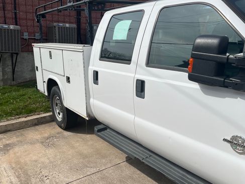 Used 2016 Ford F350 XL w/ Power Equipment Group image 12