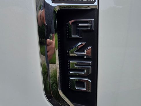 Used 2022 Ford F450 Platinum w/ FX4 Off-Road Package image 15