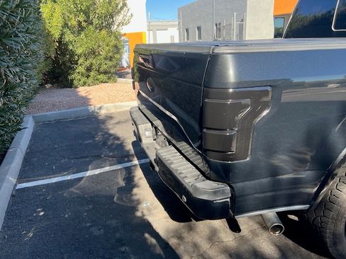 Used 2015 Ford F150 Lariat w/ Equipment Group 502A Luxury image 9