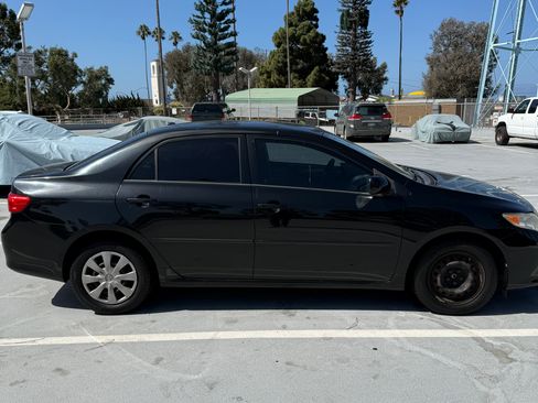 Used 2010 Toyota Corolla LE w/ All Weather Guard Pkg FWD image 4