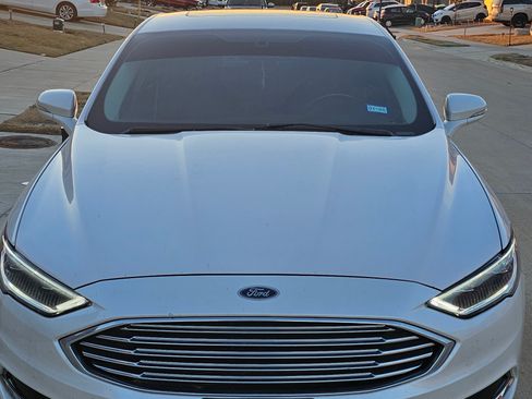 Used 2018 Ford Fusion SE w/ Equipment Group 602A image 5