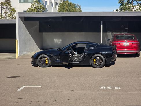 Used 2015 Chevrolet Corvette Stingray Coupe w/ 2LT Preferred Equipment Group image 4
