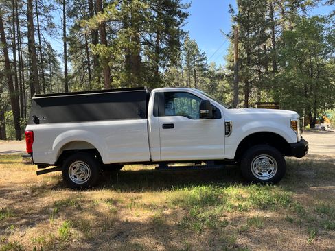Used 2018 Ford F250 XL w/ Power Equipment Group AWD/4WD image 5