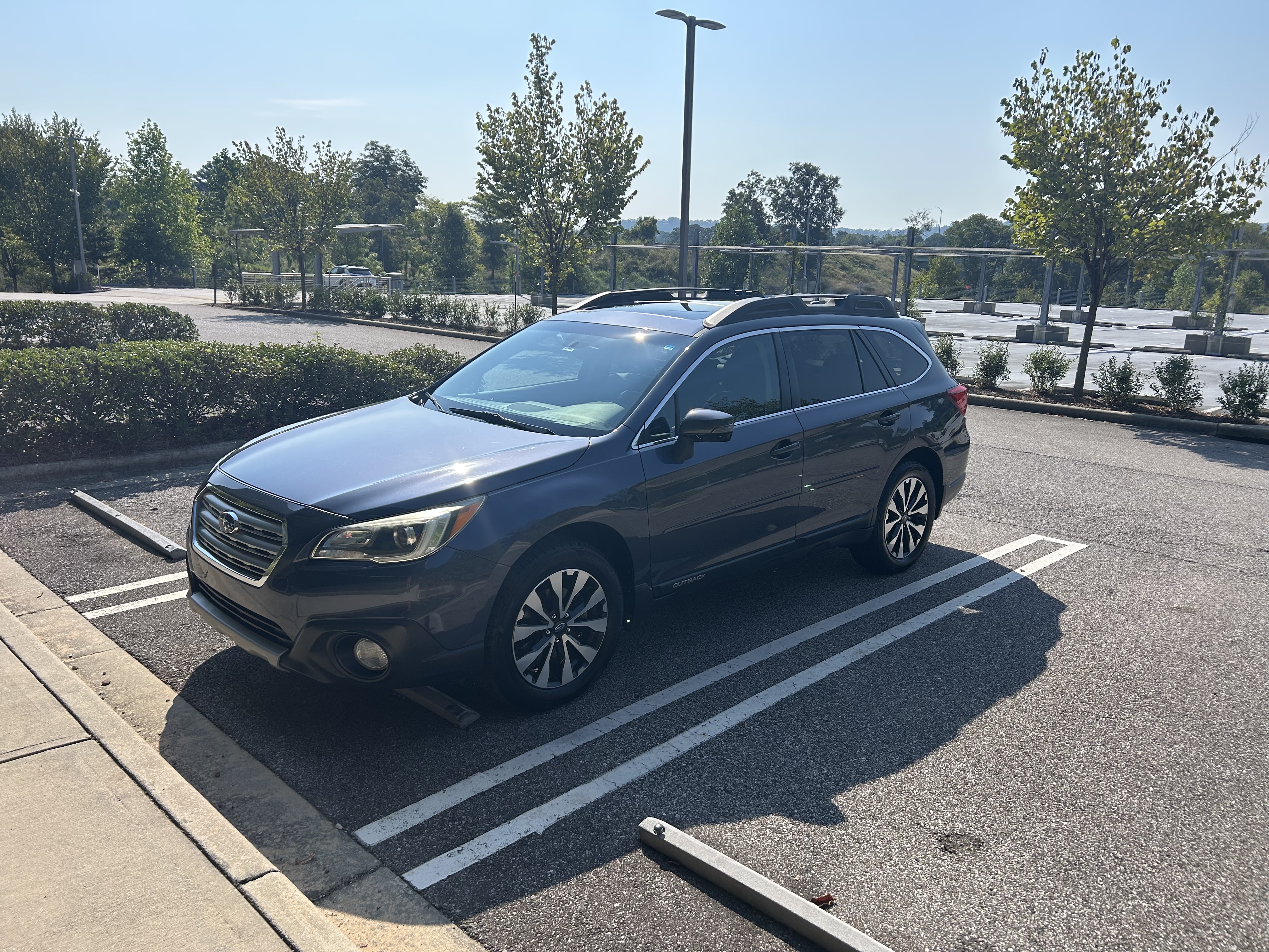 Used 2015 Subaru Outback 3.6R Limited AWD/4WD image 2