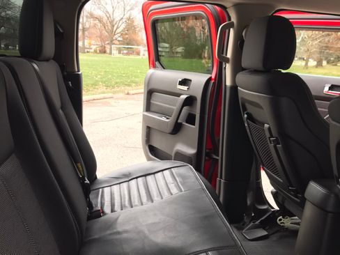 Used 2009 HUMMER H3T w/ Appearance Package AWD/4WD image 16