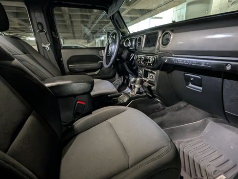 Used 2023 Jeep Wrangler Sport image 4