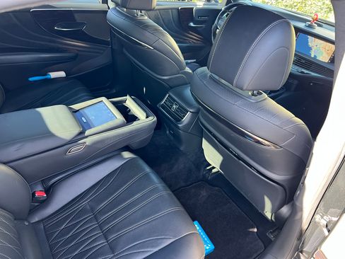 Used 2018 Lexus LS 500h 500h Sedan 4D w/ Luxury Package image 8