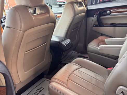 Used 2010 Buick Enclave CXL FWD image 2