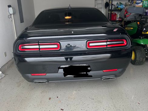 Used 2018 Dodge Challenger GT image 9