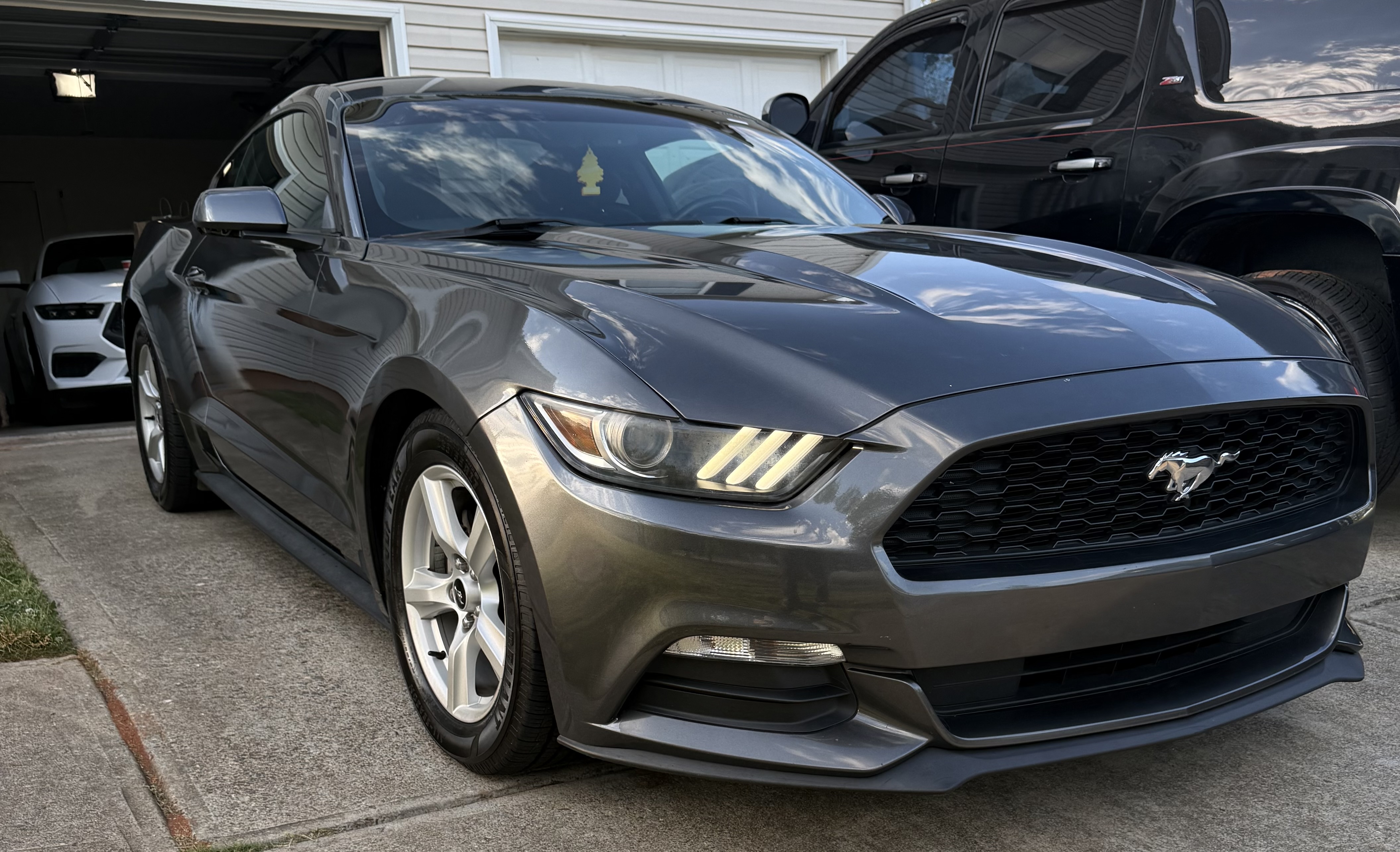 Used 2017 Ford Mustang Coupe w/ Enhanced Security Package RWD image 4